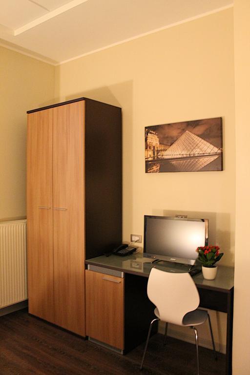 Aleksandr Brindisi Kamer foto