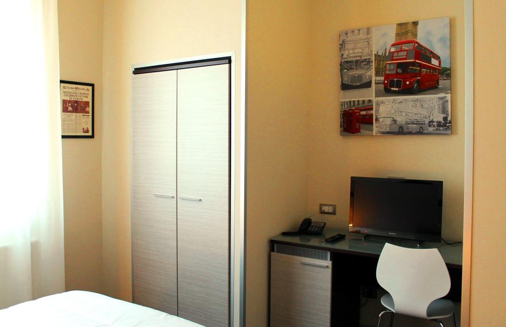 Aleksandr Brindisi Kamer foto